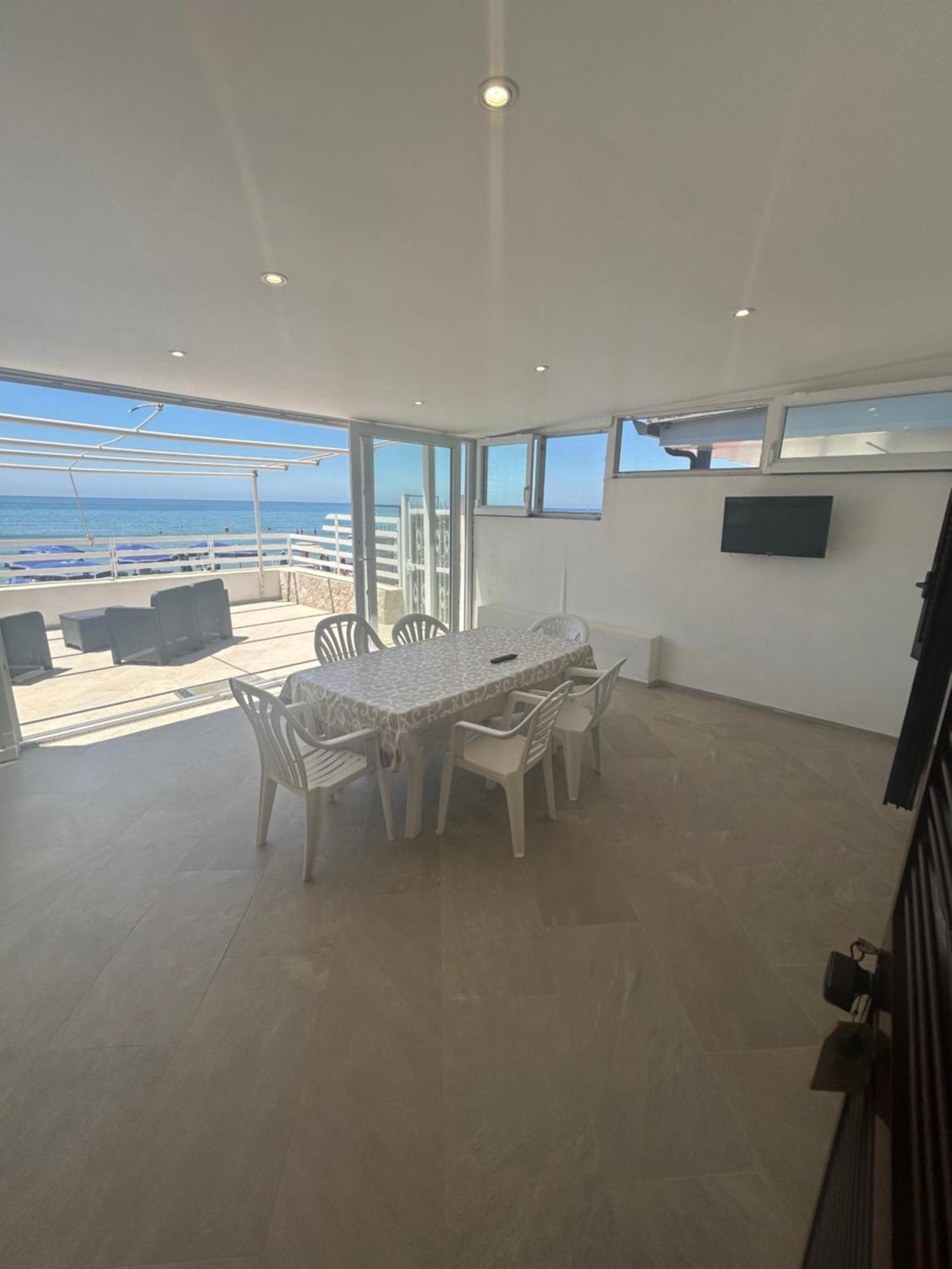 Palomera Luxury Apartment Sul Mare Gaeta Buitenkant foto